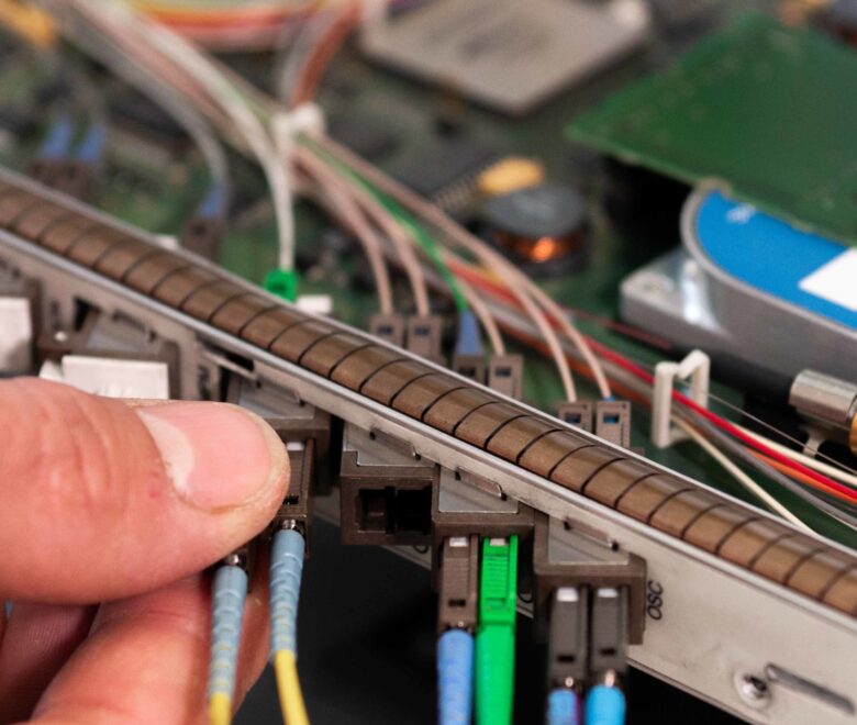 Traitement manuelle de réparation d'une carte électronique issue d'une station réseau fixe