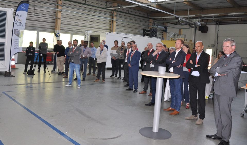 Le personnel de Val de Reuil, des représentants de Cégélec Défense et des élus